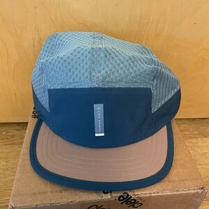 NWT Ciele ALZ running cap in brown/blue “steel dan”